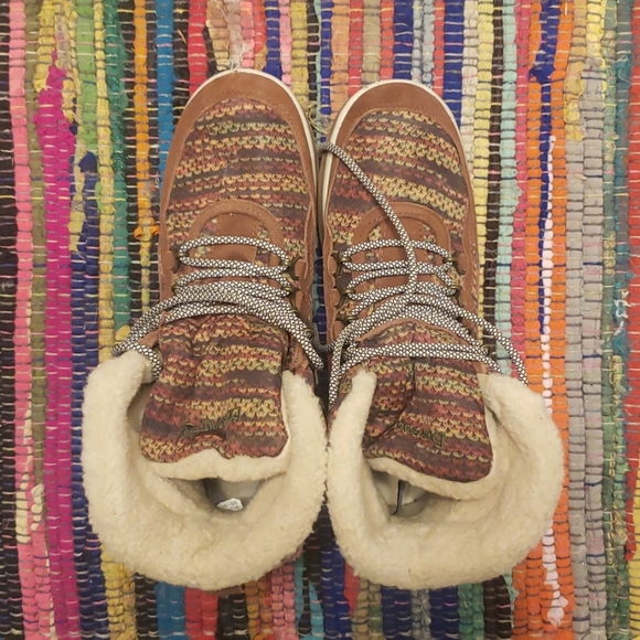 Bearpaw Boots - Picture 6 of 6